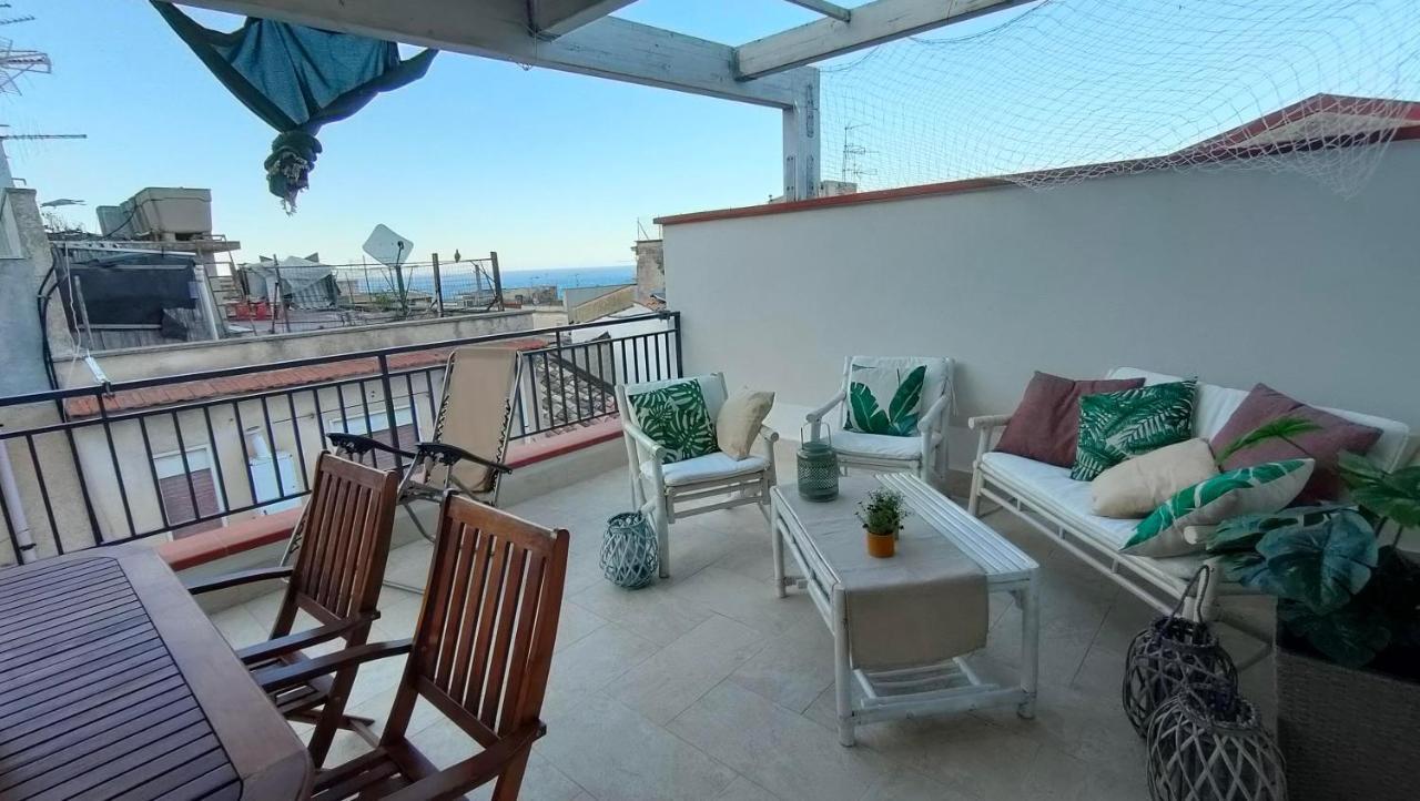Casa Vacanze Gloria กัสเตลลัมมาเร เดล โกลโฟ ภายนอก รูปภาพ