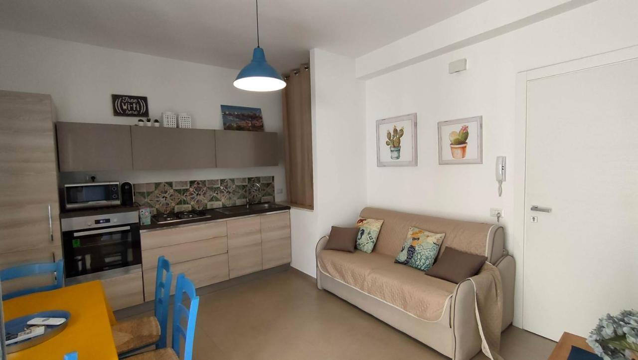 Casa Vacanze Gloria กัสเตลลัมมาเร เดล โกลโฟ ภายนอก รูปภาพ
